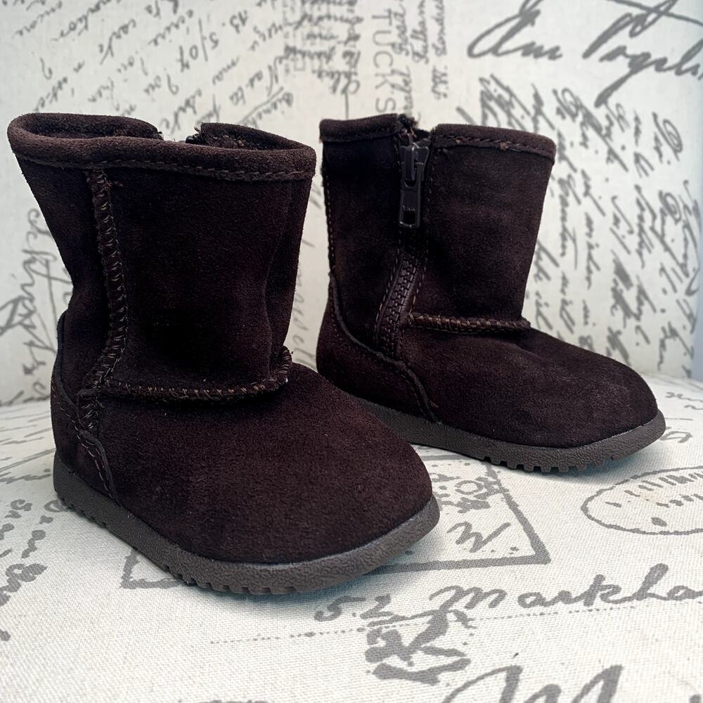 5/$25 Circo Brown Suede Boots